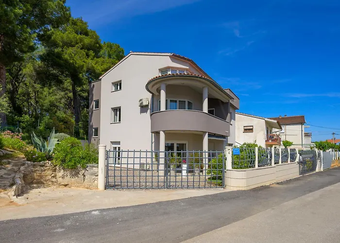 Tika Διαμέρισμα Πούλα