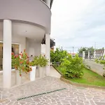 Tika *